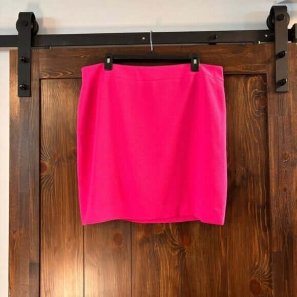 Bar III Women's Textured Hot Pink Crepe Pencil Mini Skirt NWT - Picture 6 of 7